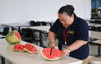 炎炎夏日“送清涼”，致敬高溫下辛勤的勞動(dòng)者！